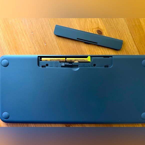 Logitech Bluetooth Keyboard, K380 Multi-Device - Picture 6 of 8